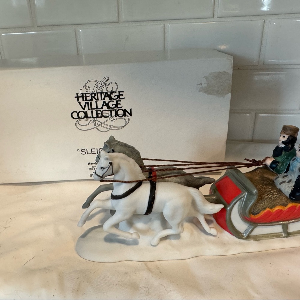Department 56 Heritage Village Sleigh Ride Decor - White, Gray, Red